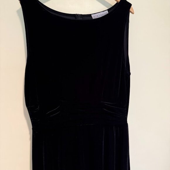 Jessica Howard Fit Flare Sleeveless Black Maxi Velvet Dress, Size 16 - Picture 5 of 9